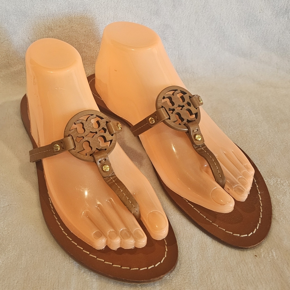 Tory Burch Gabriel Leather Thong Sandals size 9- Very Lightly Used